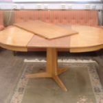 301 1338 DINING TABLE